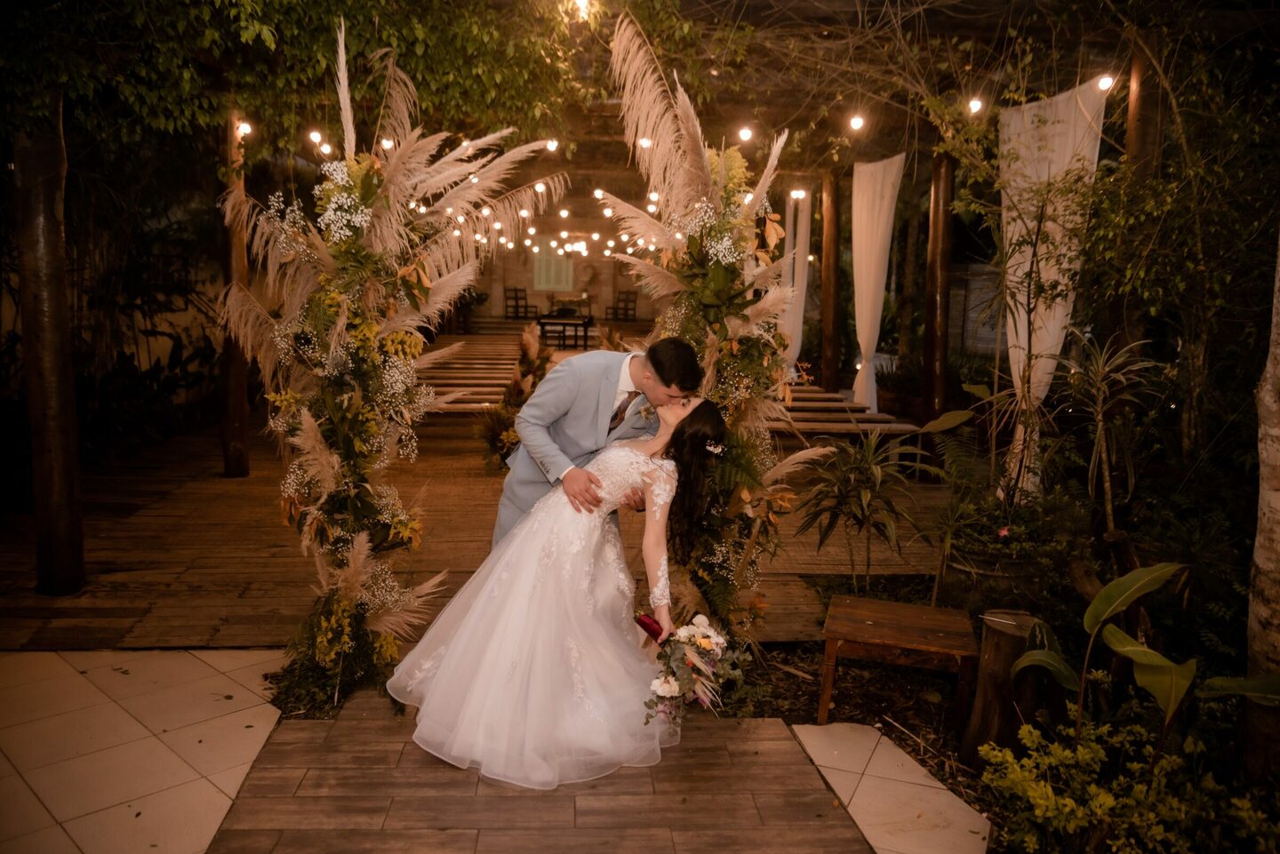 "Instantes de felicidade: Fotos de casamento que transmitem alegria"