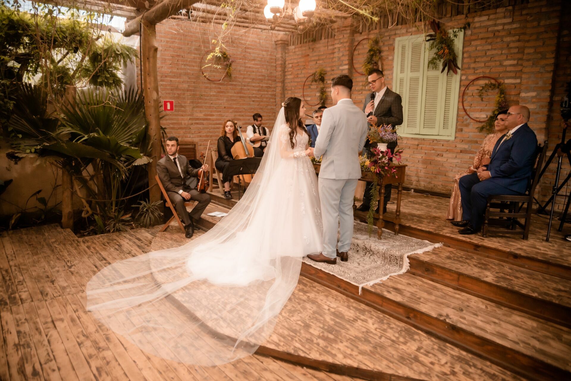 Foto CASAMENTOS CASARÃO LA VILLA - MONIQUE E LÉO - Imagem 35