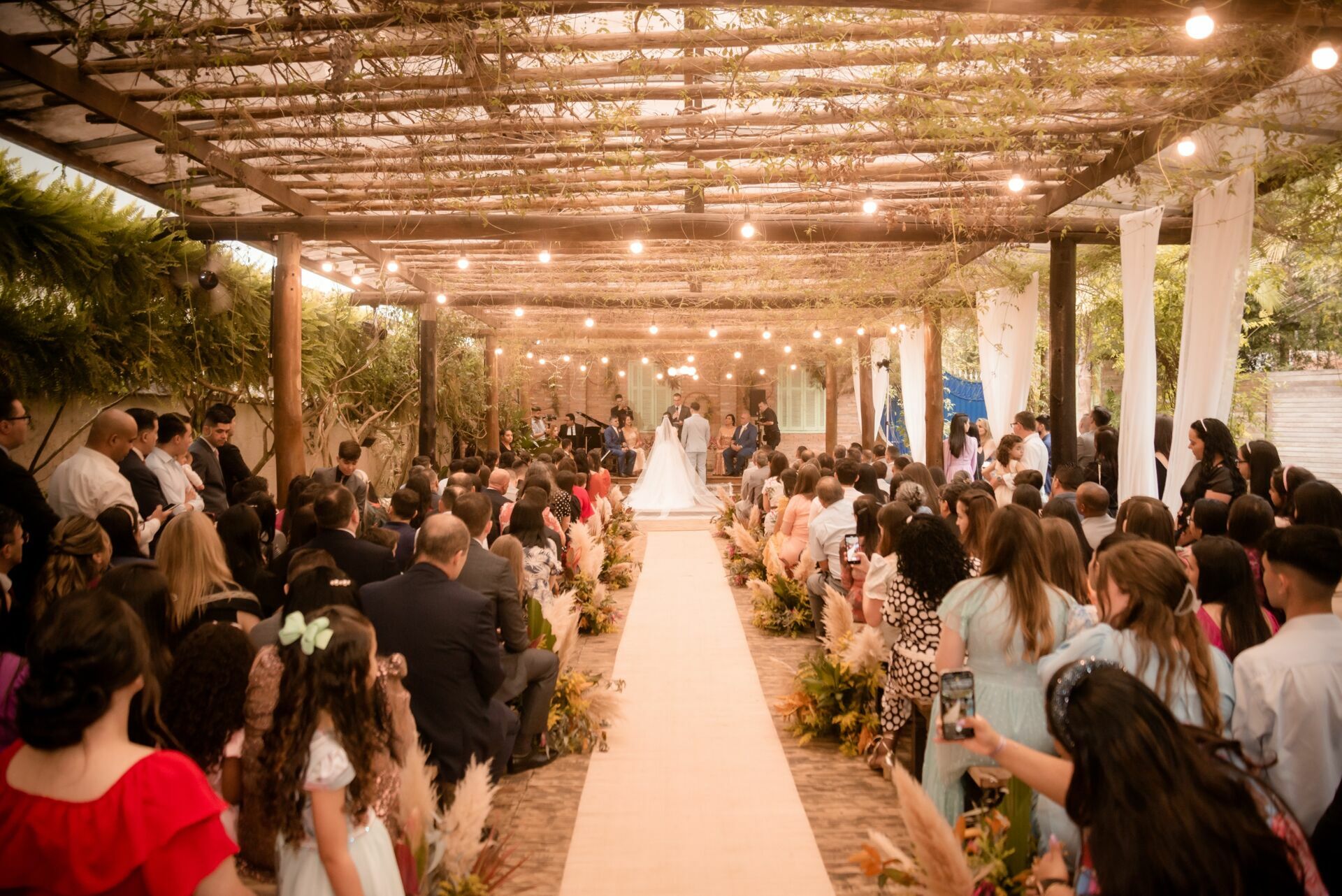 Foto CASAMENTOS CASARÃO LA VILLA - MONIQUE E LÉO - Imagem 34