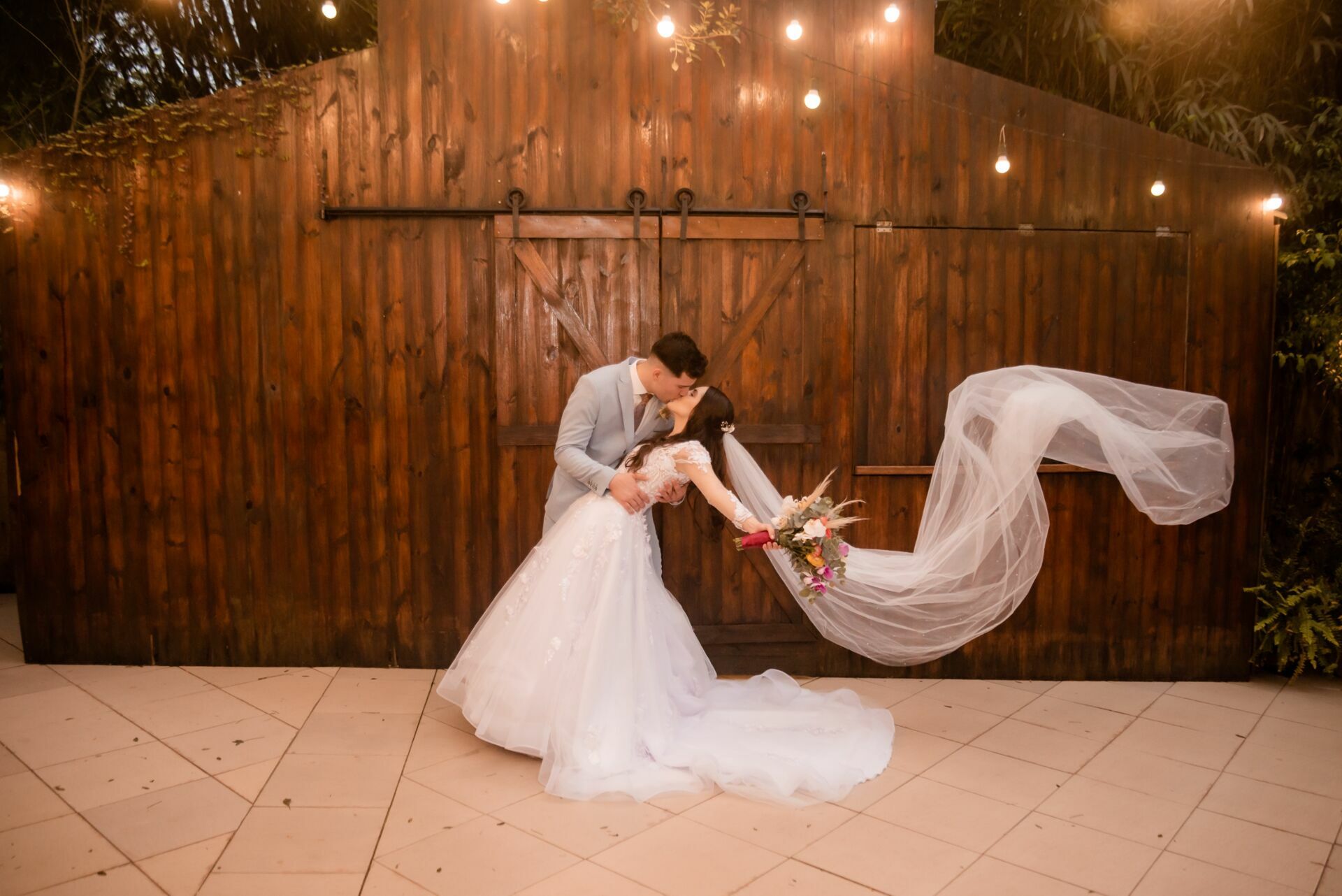 Foto Dicas para Ter as Melhores Fotos de Casamento: Eternizando Momentos Inesquecíveis com Perfeição e Emoção - Imagem 7