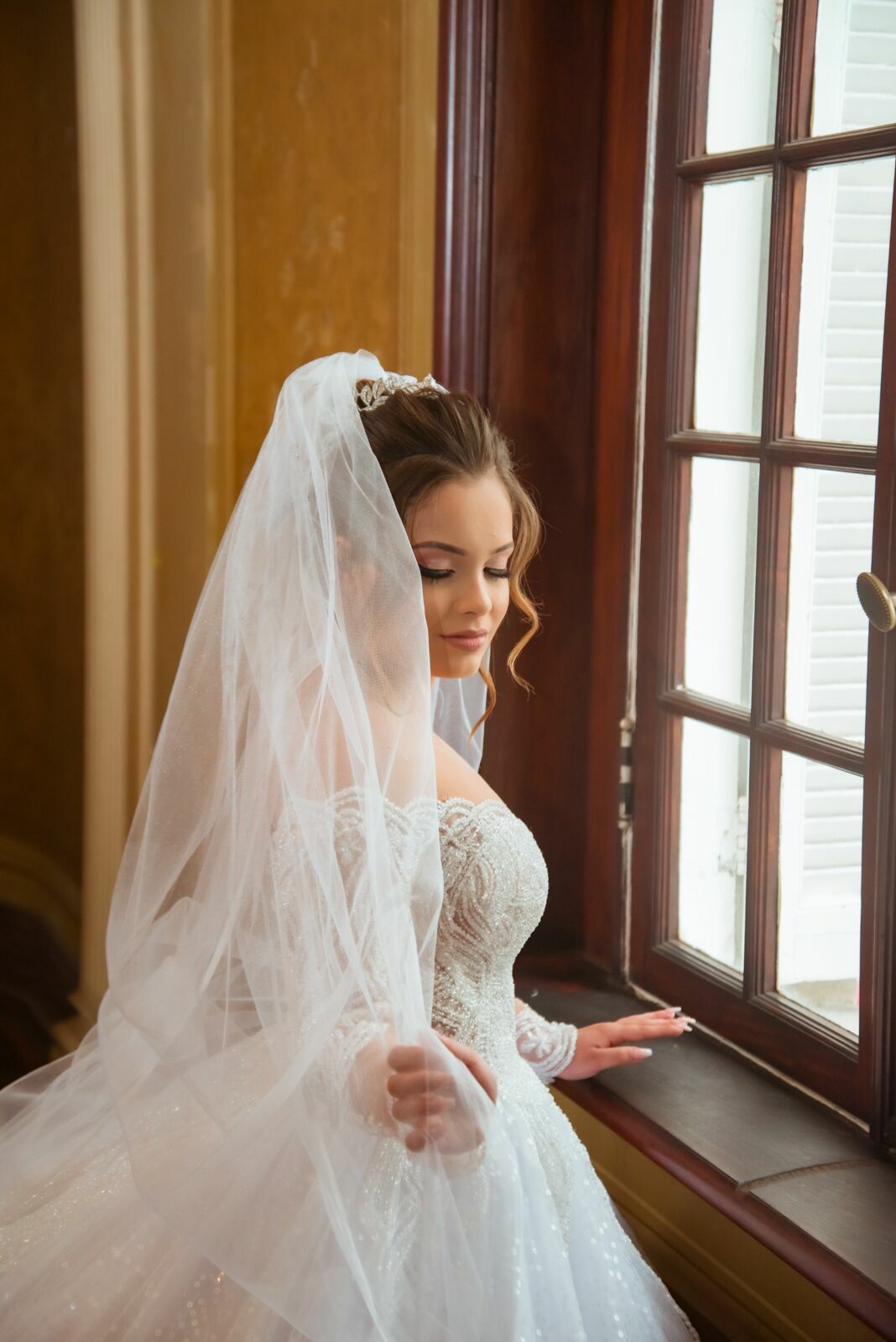 Foto Guia Completo para Escolher o Penteado e a Maquiagem Perfeitos para Noivas - Imagem 24