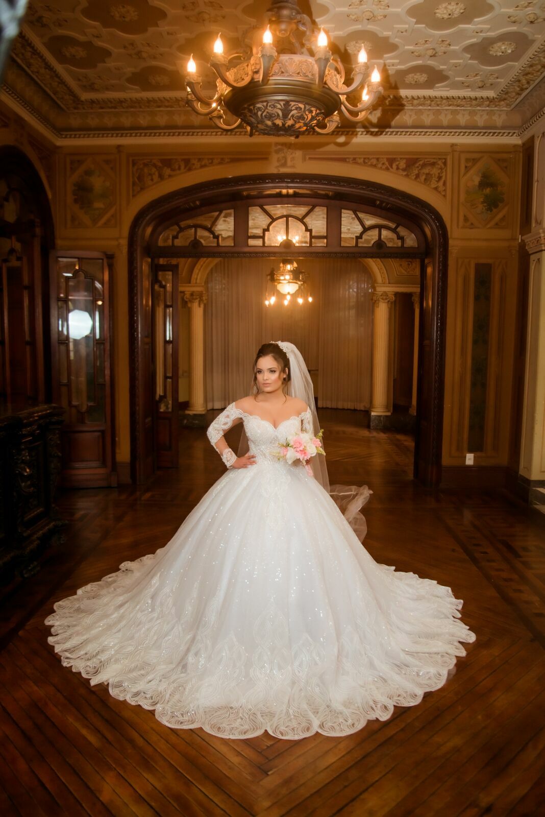 Foto Encontrando a Elegância dos Sonhos: 15 Dicas para Escolher o Vestido de Noiva Perfeito - Imagem 0