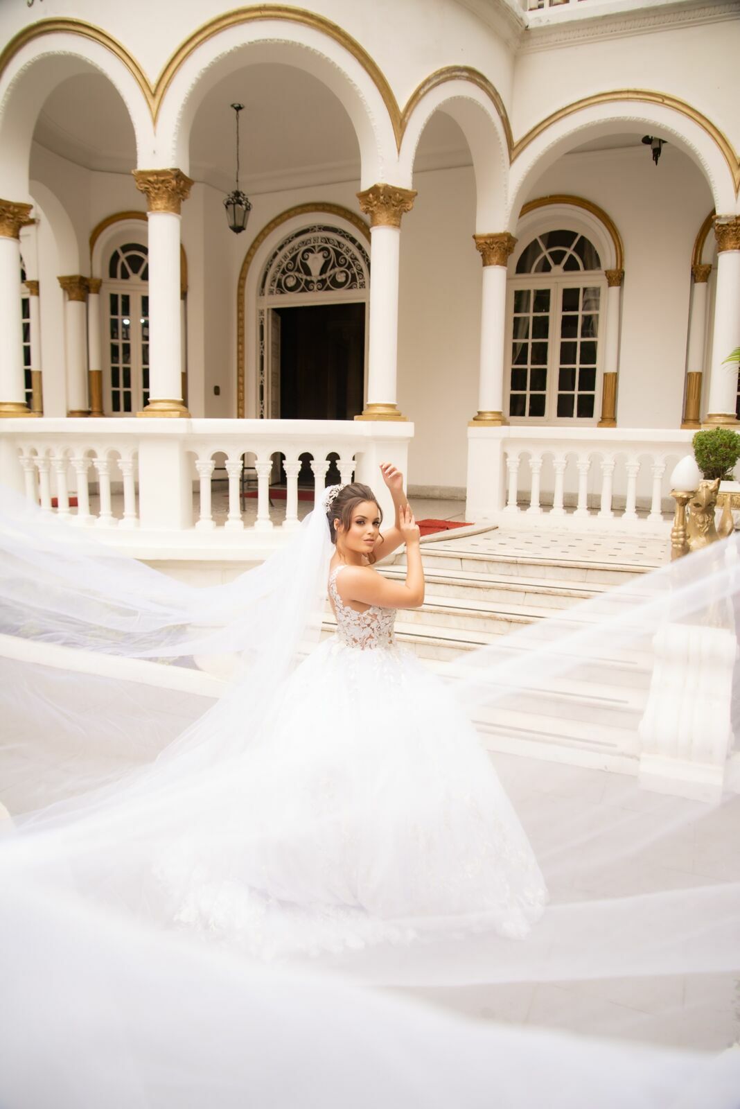 Foto Encontrando a Elegância dos Sonhos: 15 Dicas para Escolher o Vestido de Noiva Perfeito - Imagem 35