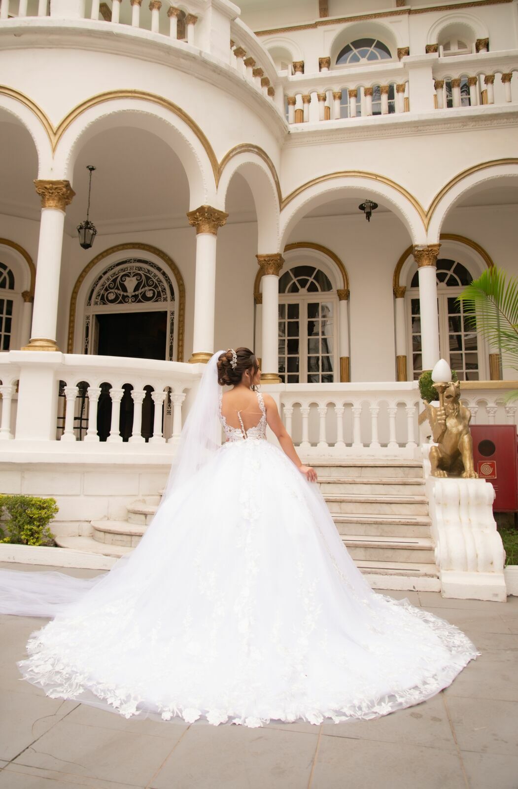 Foto Encontrando a Elegância dos Sonhos: 15 Dicas para Escolher o Vestido de Noiva Perfeito - Imagem 32