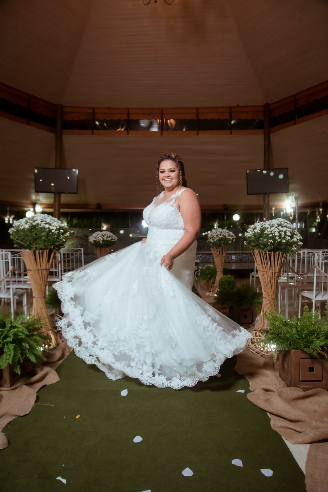 Foto Escrevendo um Discurso de Casamento Lindo e Emocionante: Palavras que Celebram o Amor - Imagem 33