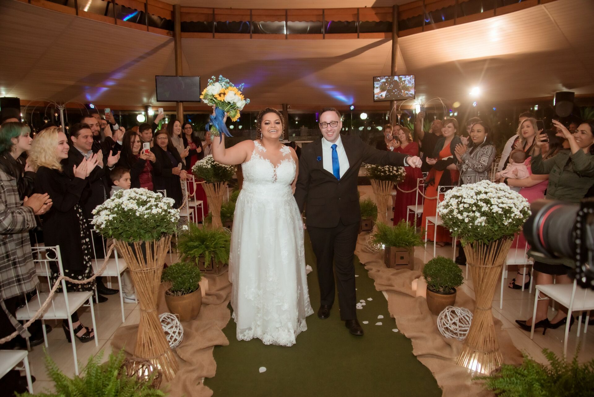 Foto Escrevendo um Discurso de Casamento Lindo e Emocionante: Palavras que Celebram o Amor - Imagem 23